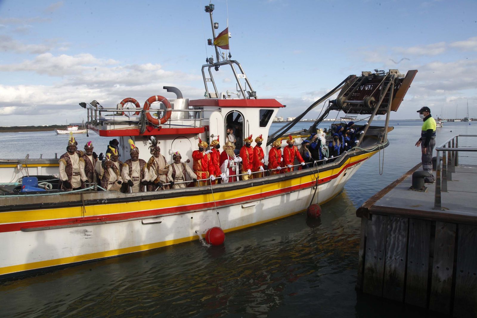Imágenes de las cabalgatas de Reyes en Cartaya, Isla Cristina, Ayamonte y Punta Umbría