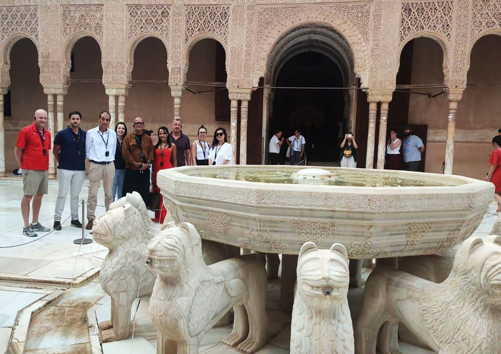 Los operadores estadounidenses visitaron con las empresas andaluzas de la mano de Extenda la Alhambra para conocer la presencia histórica del mármol en el monumento