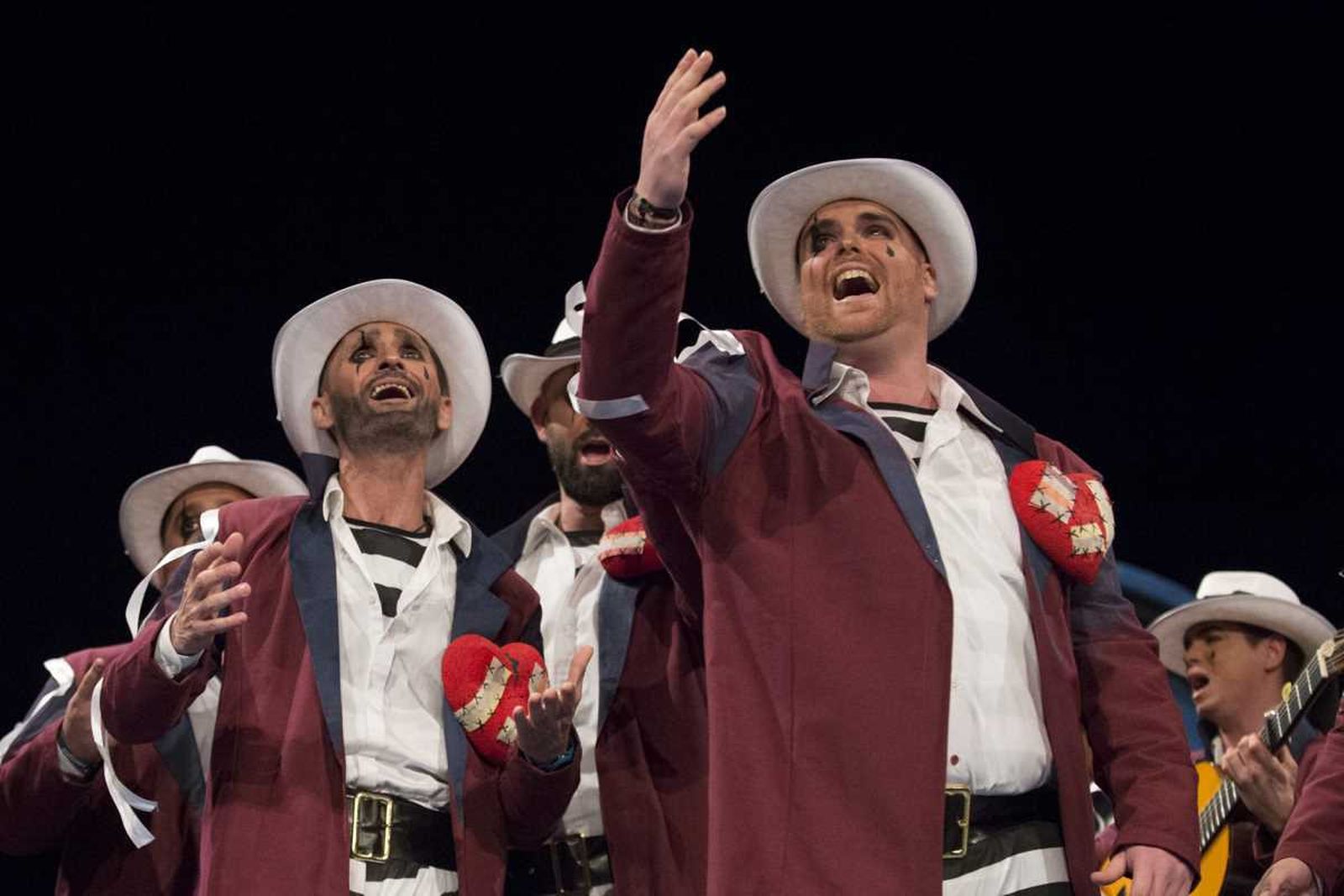 Las imágenes de la decimoséptima función clasificatoria