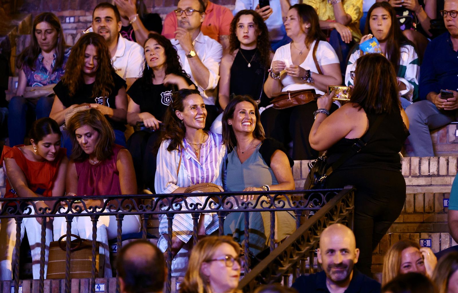 Búscate en el concierto de Hombres G