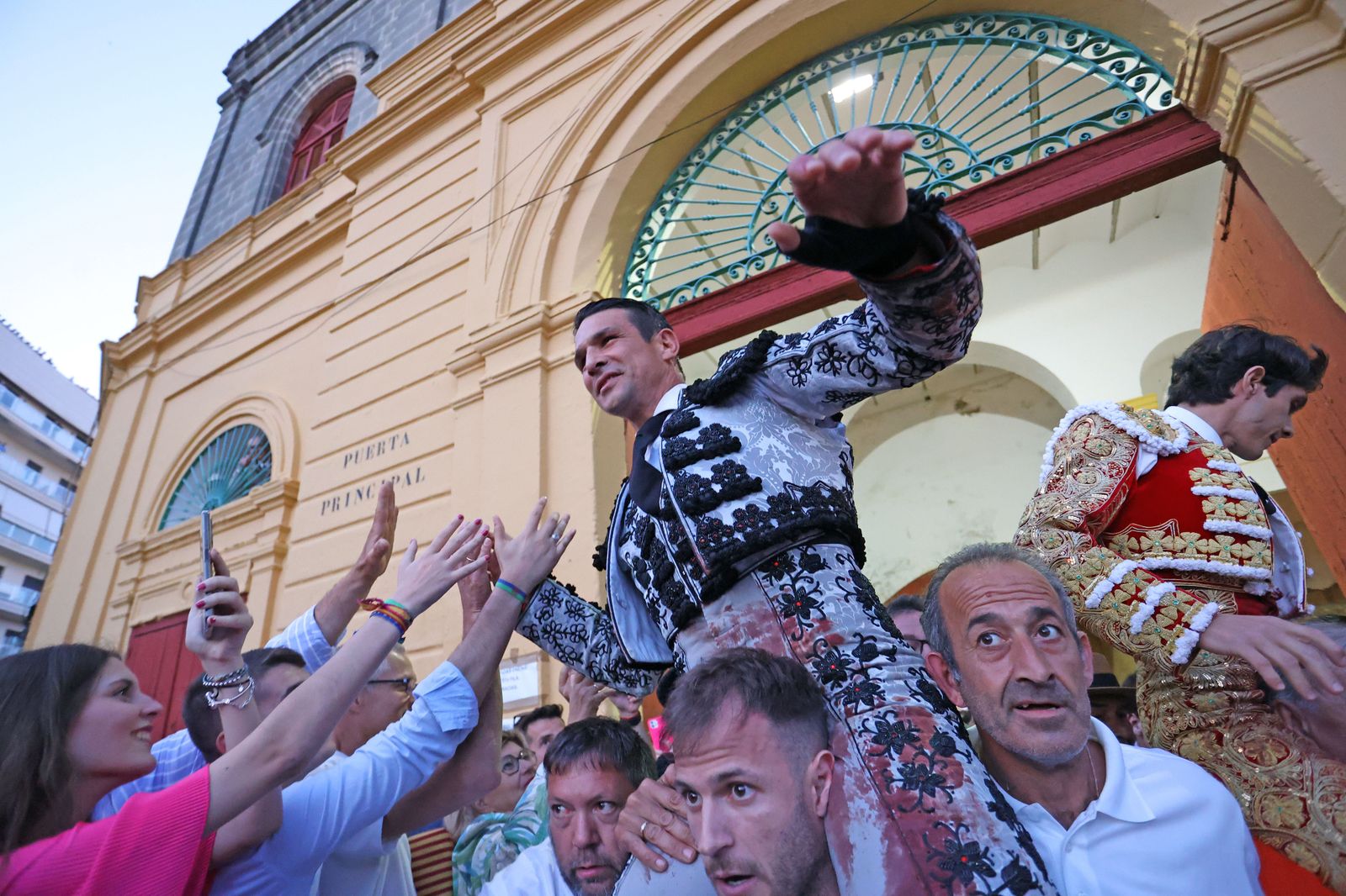 Última tarde de toros de la Feria de Jerez 2024 con Morante, Manzanares y Castella