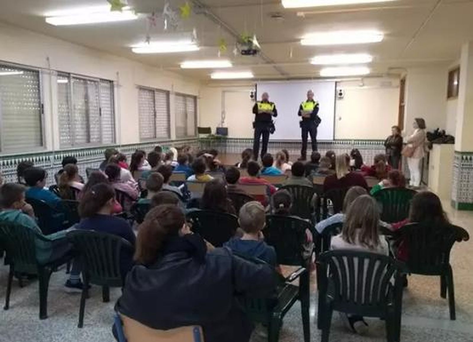 Policías locales de Málaga, en unas charlas