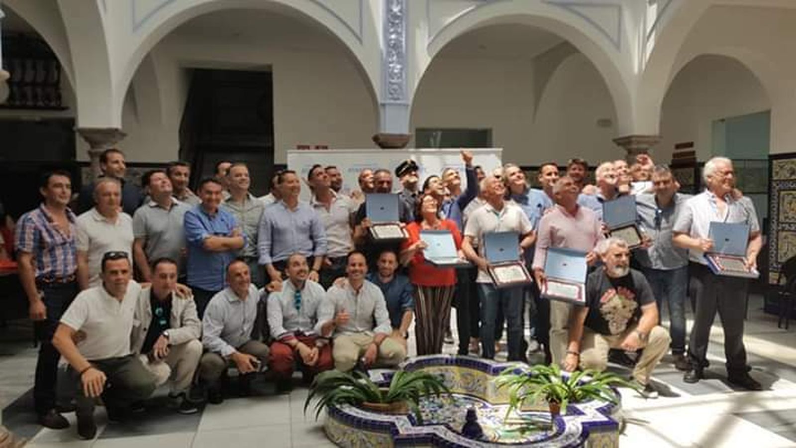 Ayamonte homenajea a los policías locales que se jubilan durante este año