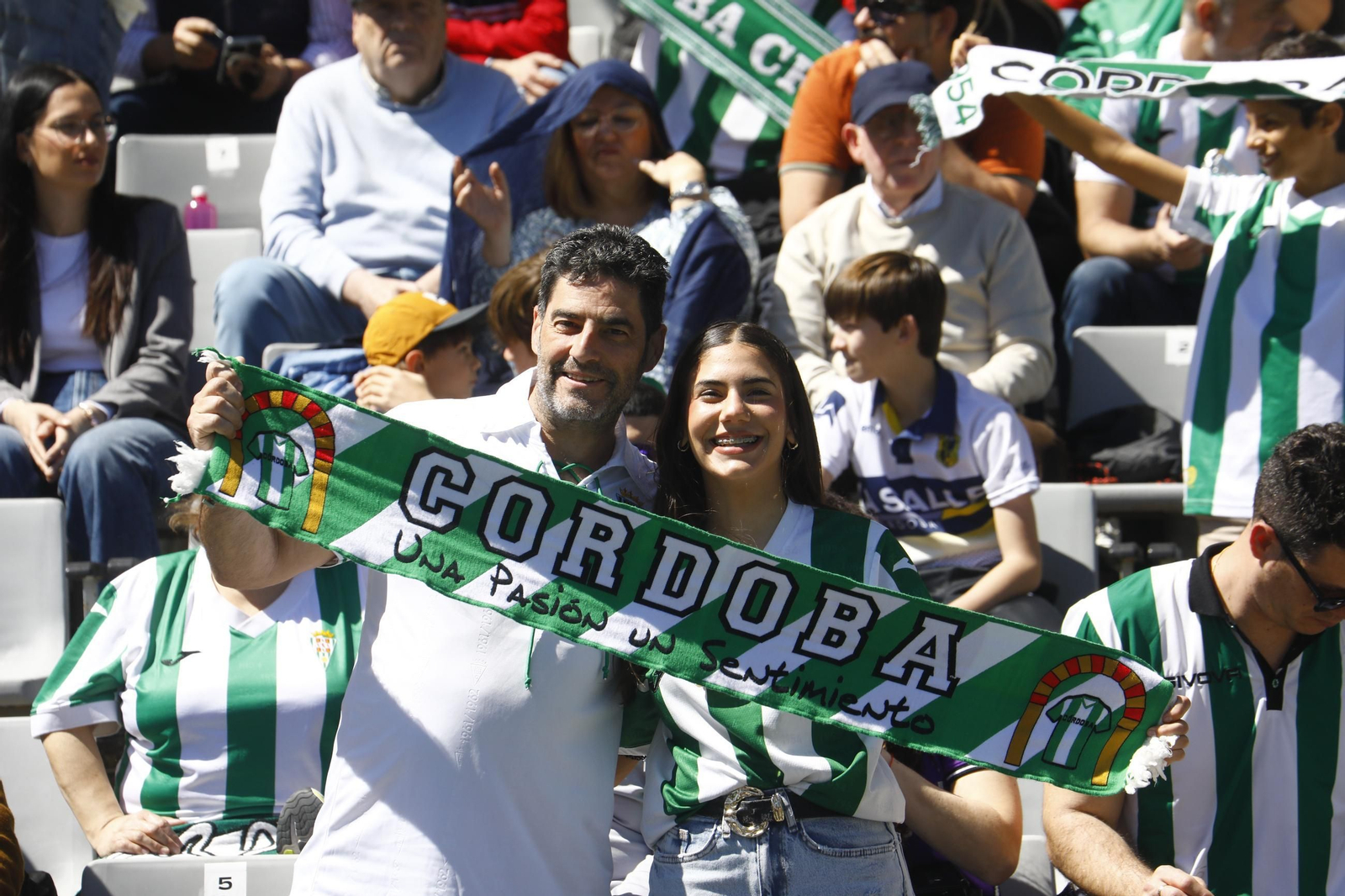 Las fotos del ambiente en El Arcángel para el Córdoba CF - Elche
