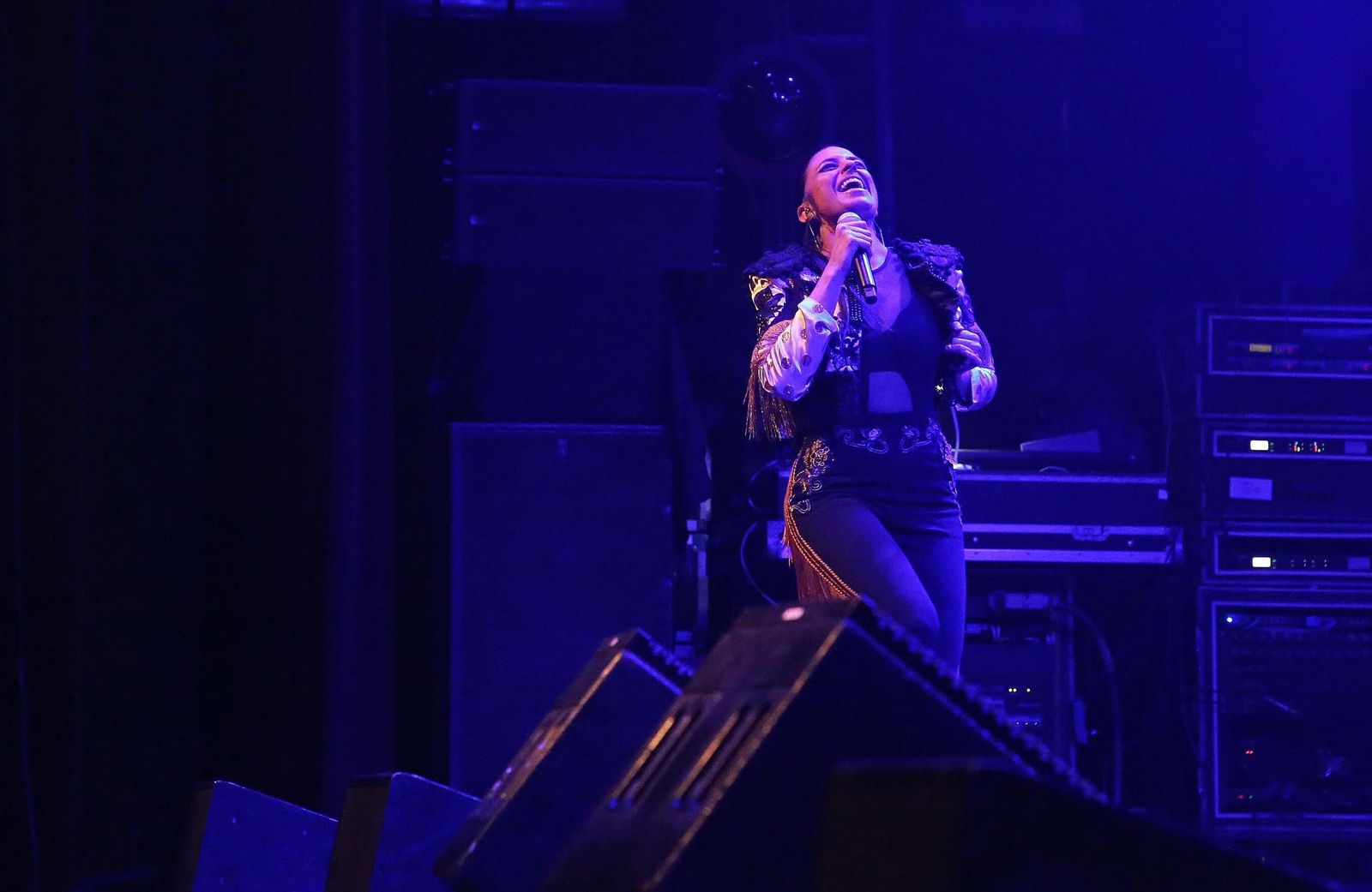 Fotos del concierto de María Peláe en La Línea