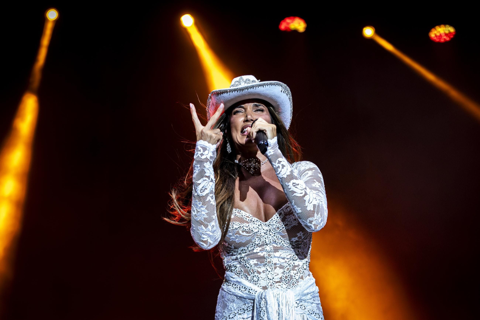 Búscate en las imágenes del concierto de India Martínez en San Fernando