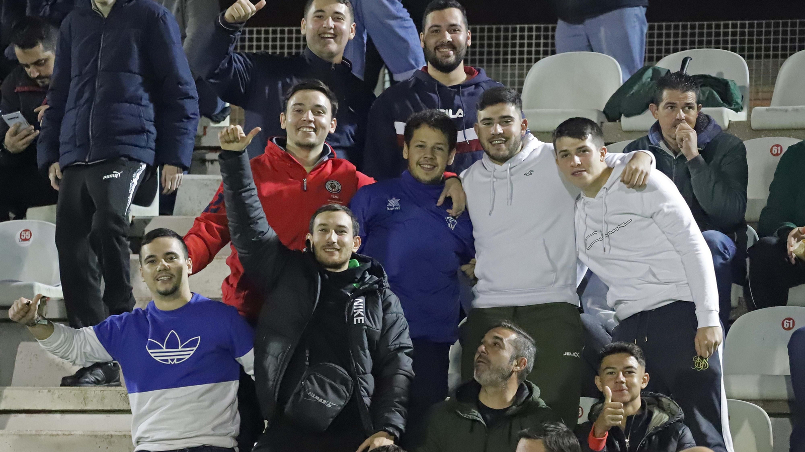 Fotos de la afición durante el Clásico en el Nuevo Mirador