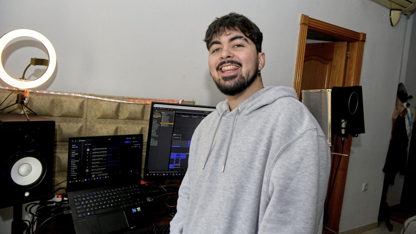 Toni Anzis en su estudio.