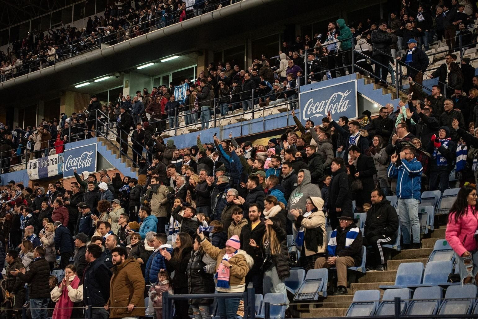 Afición del Recre durante el partido ante el San Roque.