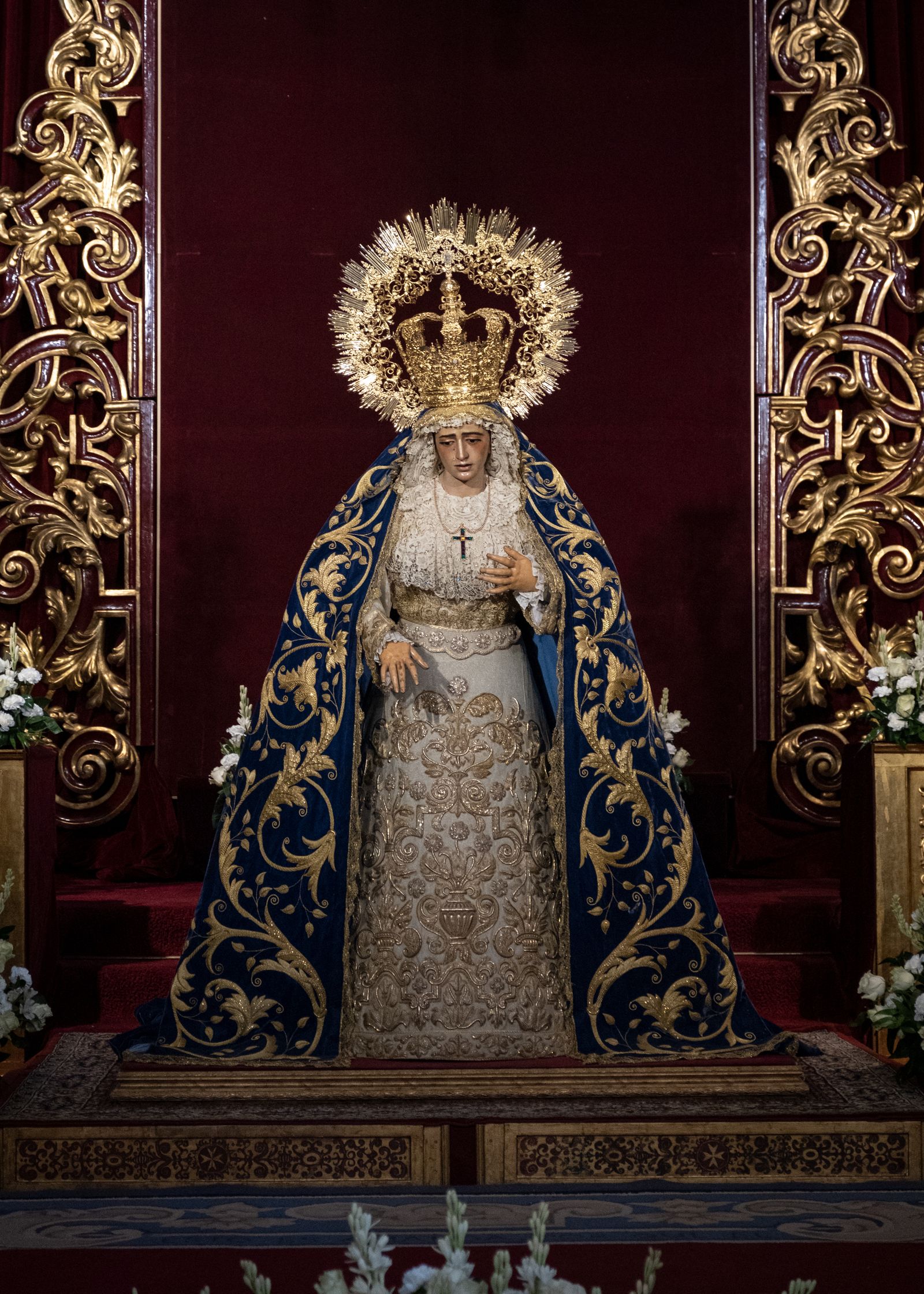 La Virgen de la Amargura en besamanos