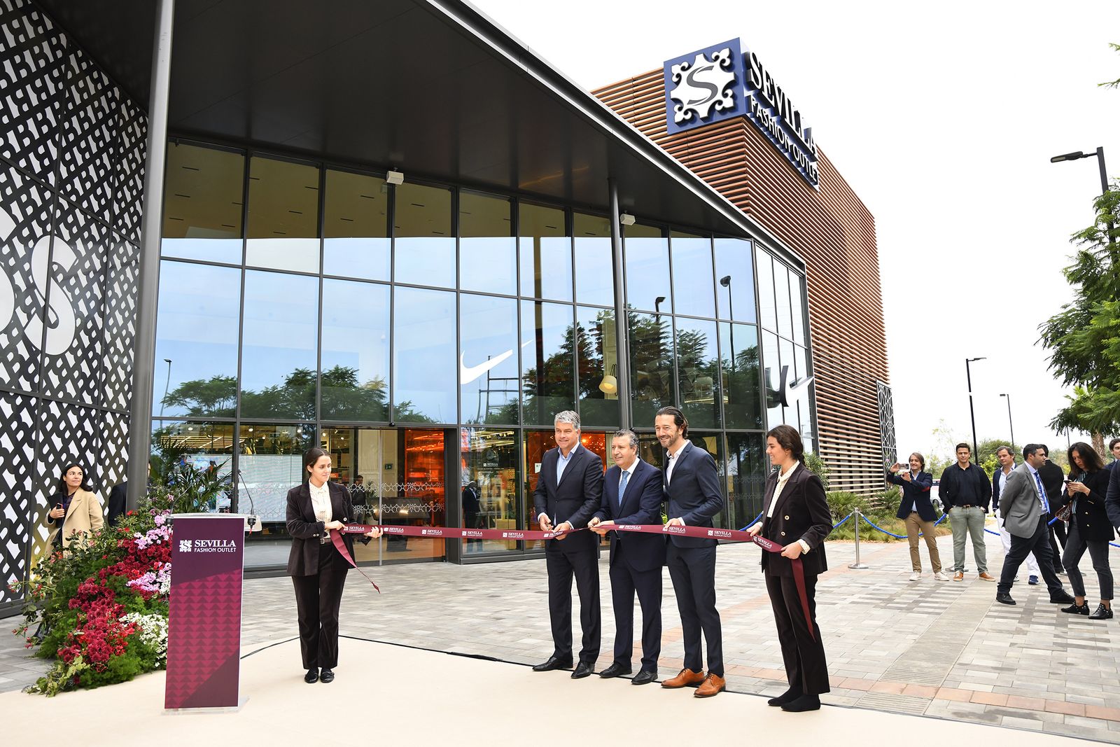 Inauguración de la remodelación del Sevilla Fashion Outlet