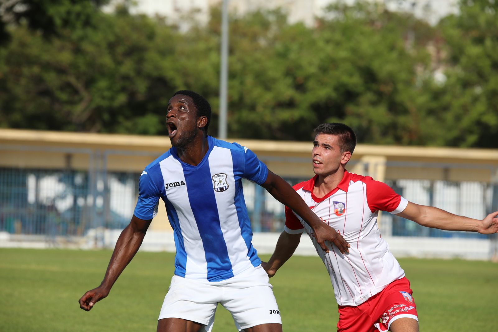 Pascu reaparecía tras un partido sancionado y volvió a ser expulsado.