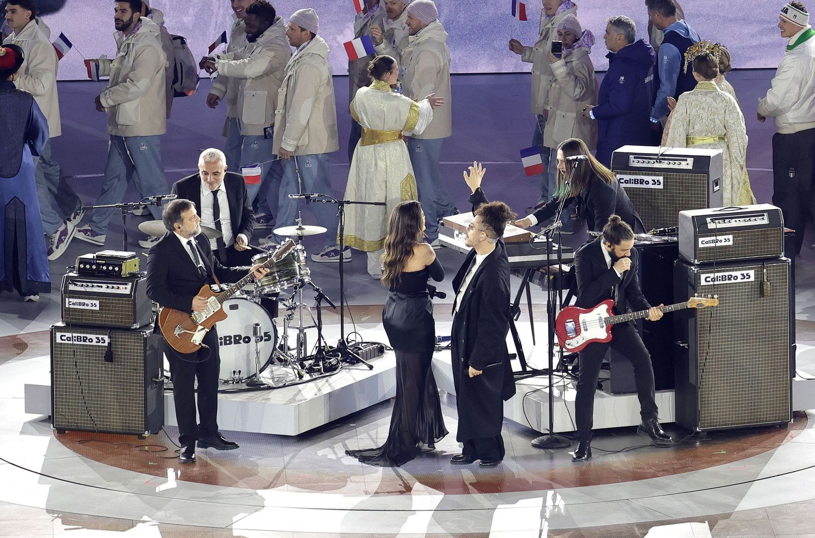 Las mejores fotos de los Juegos Olímpicos de invierno Milán Cortina d'Ampezzo 2026 | Ceremonia de clausura y jornada 17 y última