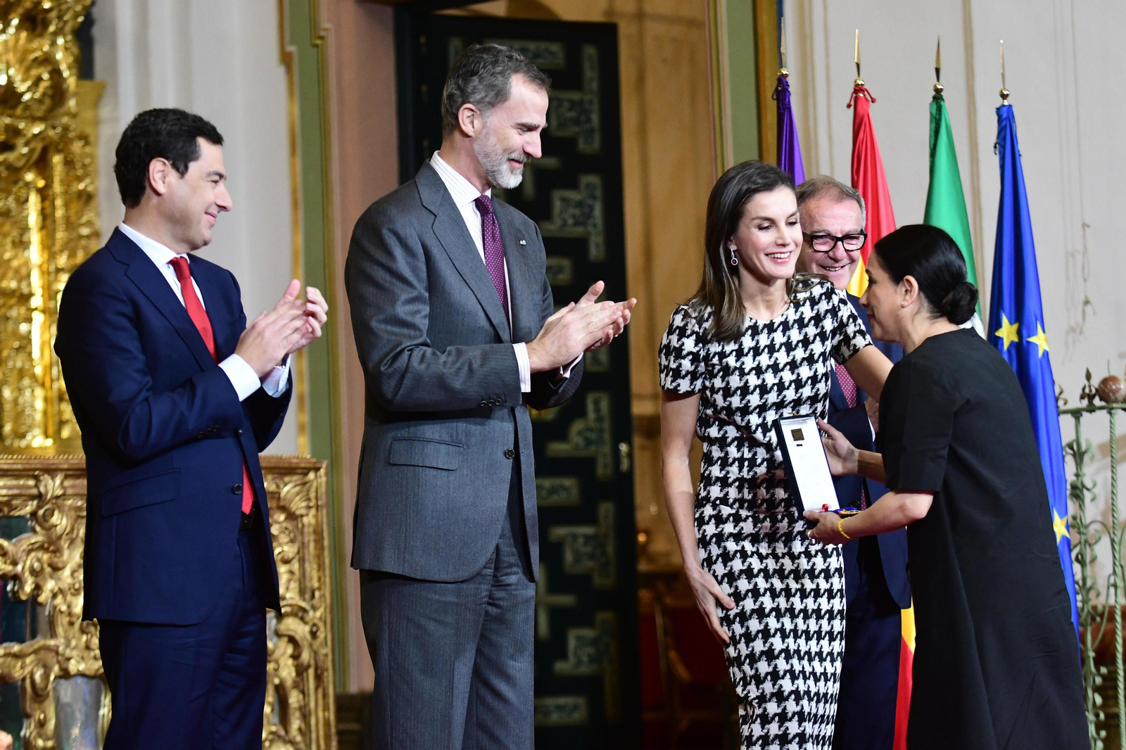 Las imágenes de la entrega de las Medallas de Oro al Mérito en las Bellas Artes entregadas en Córdoba.