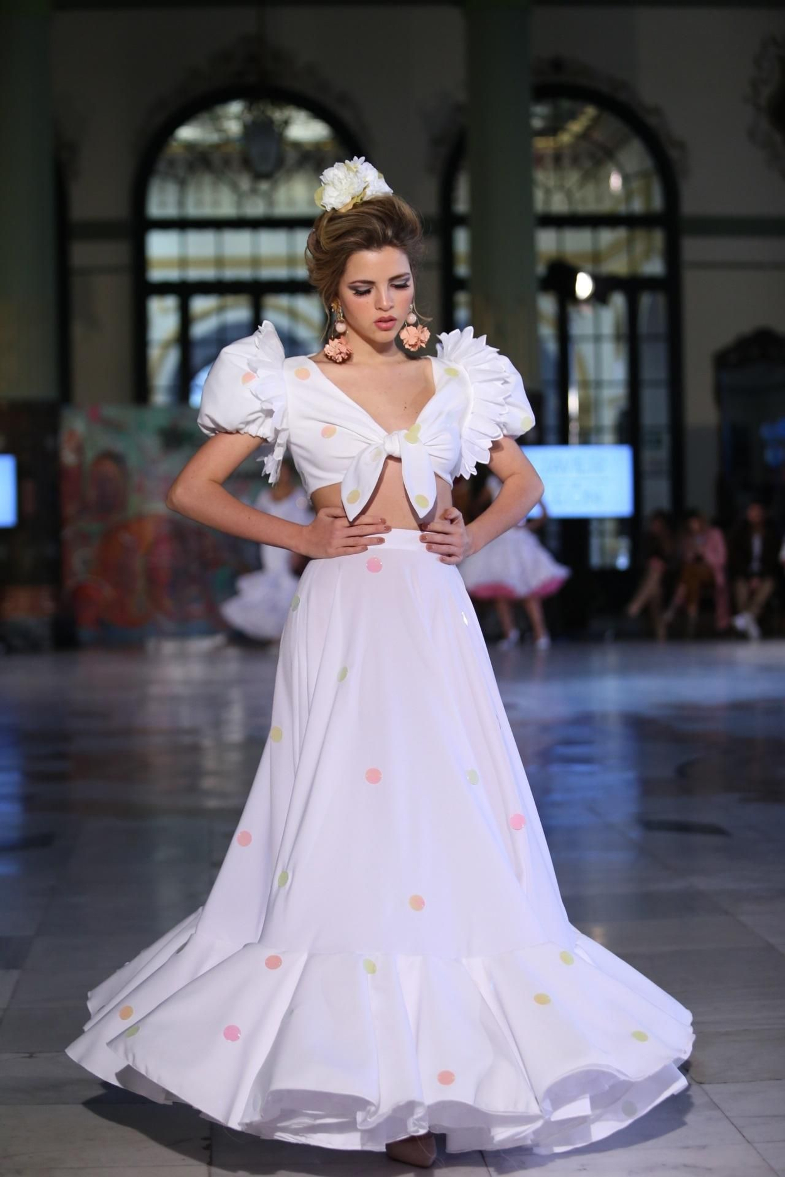 El traje de flamenca blanco y sus versiones más bonitas de esta temporada