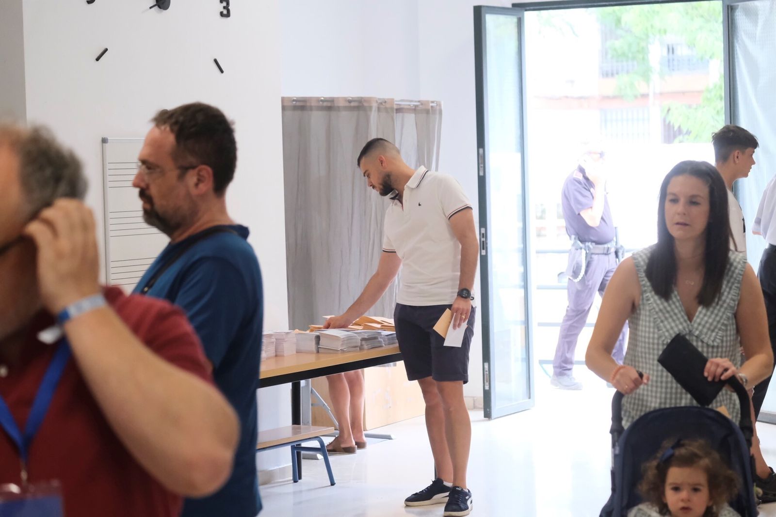 La jornada electoral en Córdoba, en imágenes