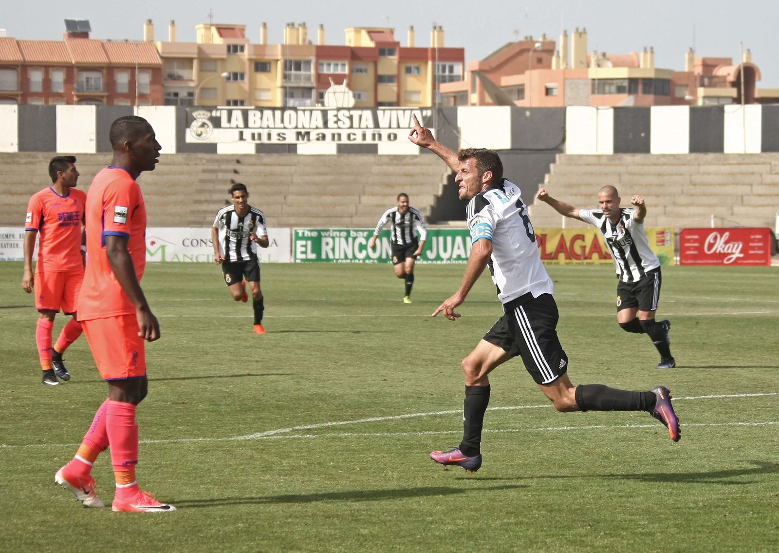 Las imágenes del Balona-Granada B