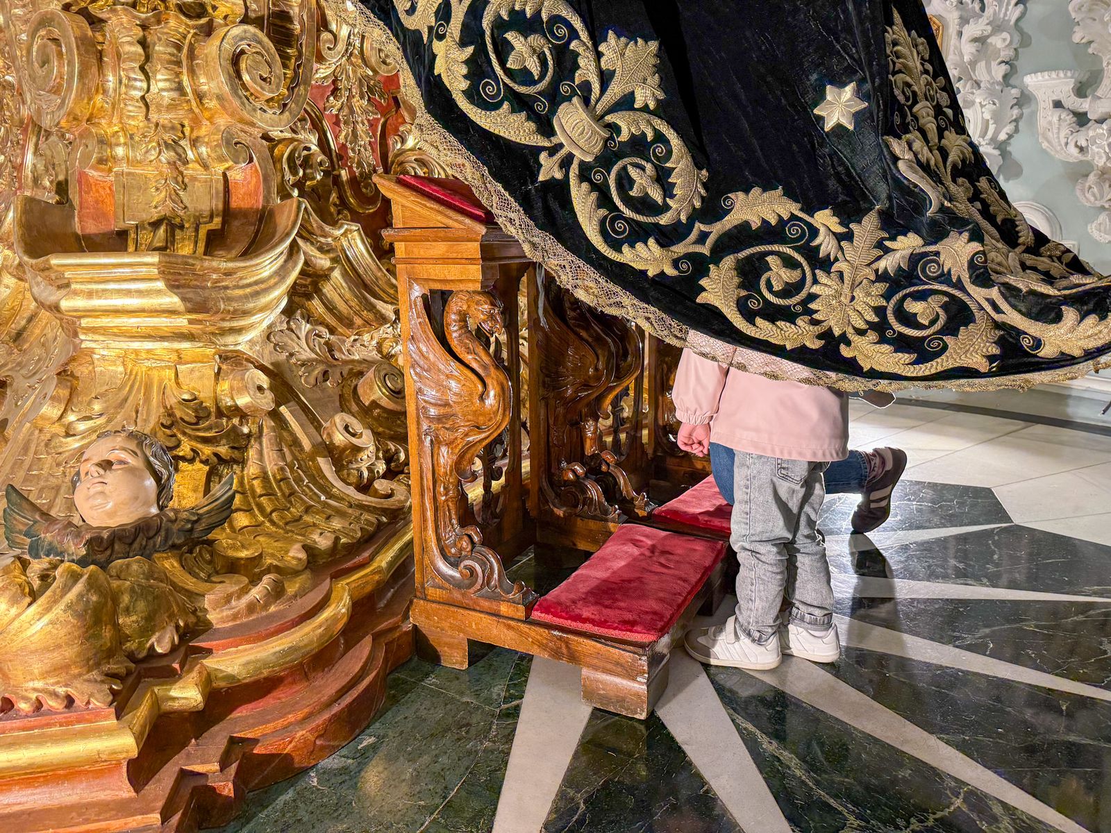 Las mejores fotos de la presentación de los niños a la Virgen de los Dolores de Córdoba