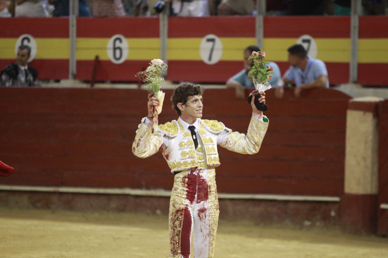 Imágenes del triunfo del torero almeriense Jorge Martínez el día de su alternativa
