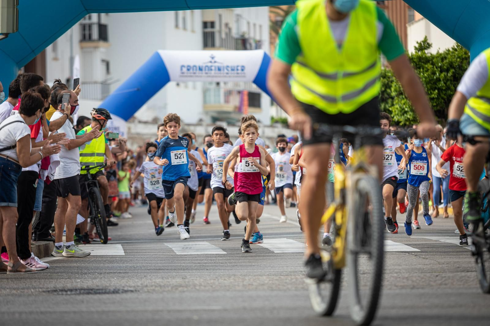 Imágenes: Cádiz vive la carrera solidaria de la Milla Verde