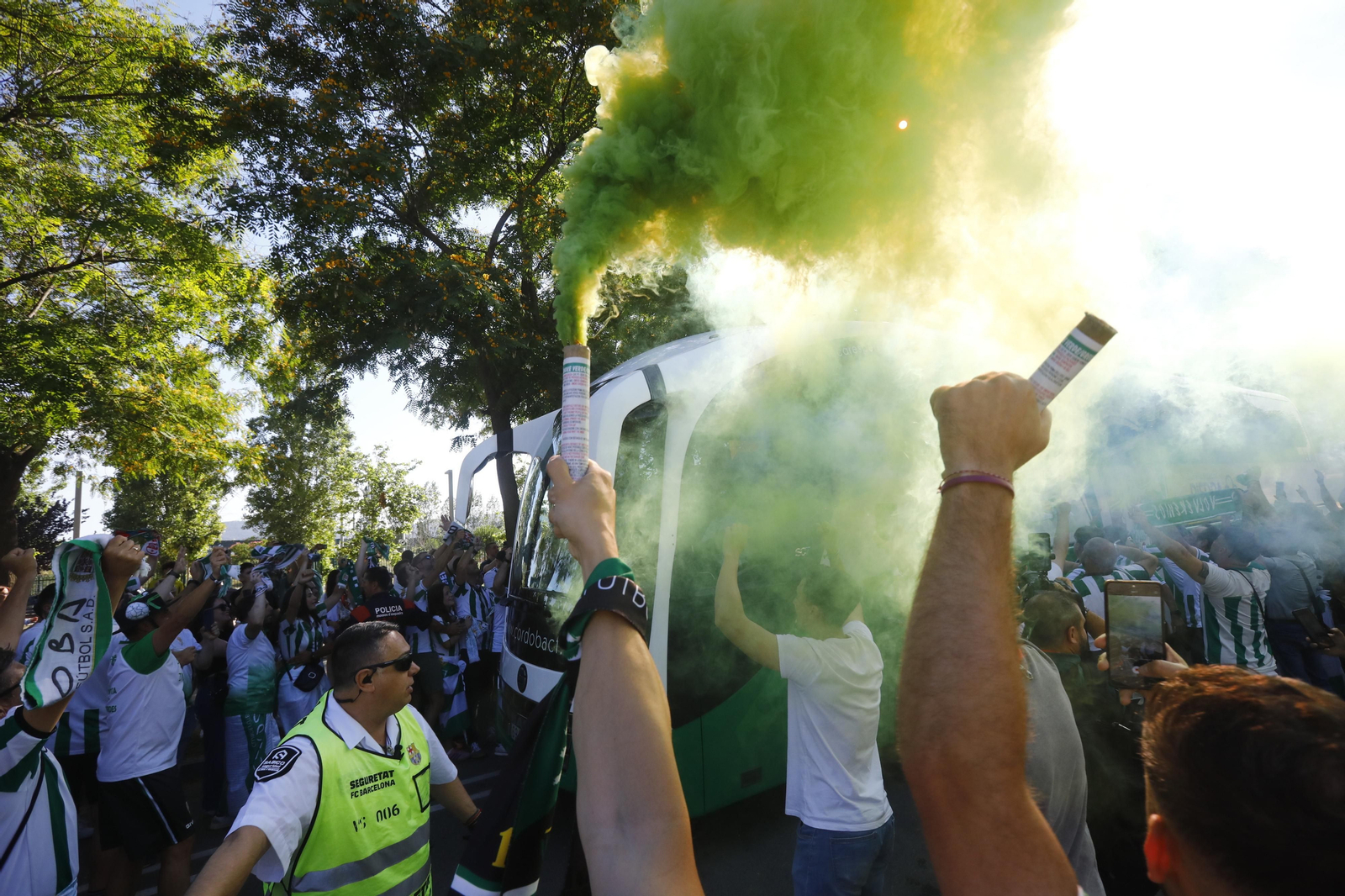 Las mejores fotos de la afición del Córdoba CF en la previa del partido ante el Barcelona Atlètic