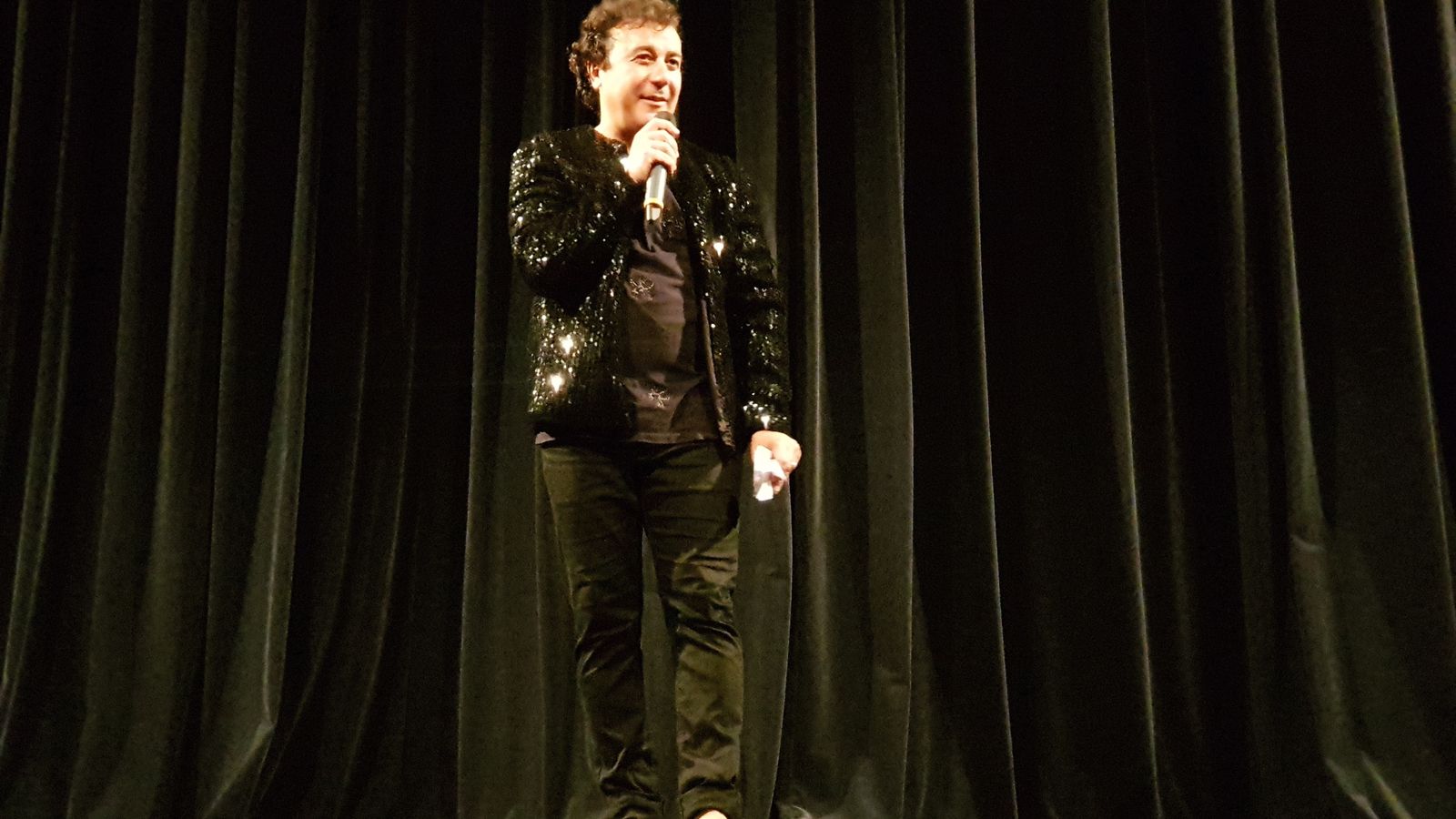 El actor Juanjo Macías, que también imparte clases de interpretación en 'Paso a Dos', fue el mestro de ceremonias durante la gala.