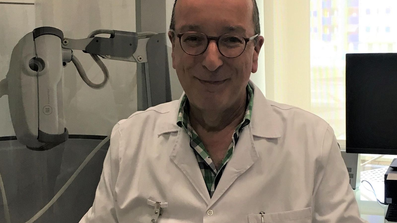 El doctor Luis Manuel Entrenas, jefe de Neumología de Quirónsalud.