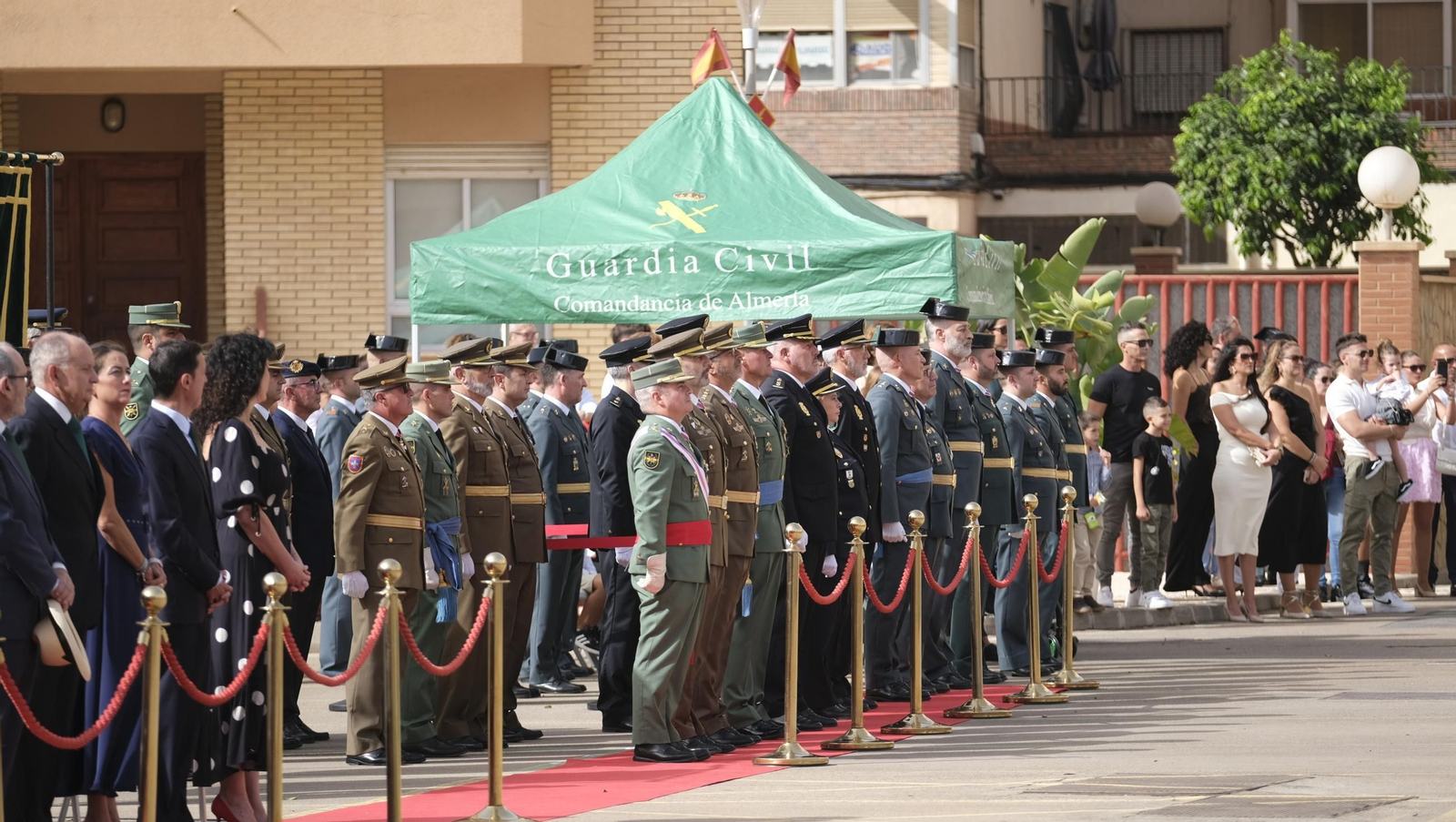 Las imágenes de la celebración del Día del Pilar en la Comandancia de la Guardia Civil de Almería