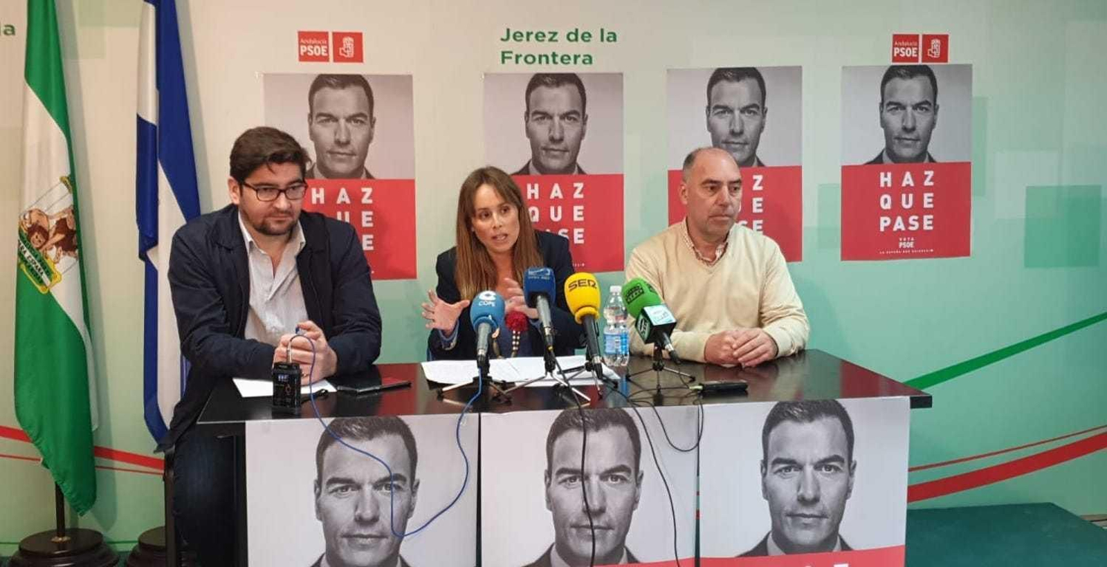 Eva Bravo, en una comparecencia en la sede jerezana del PSOE.
