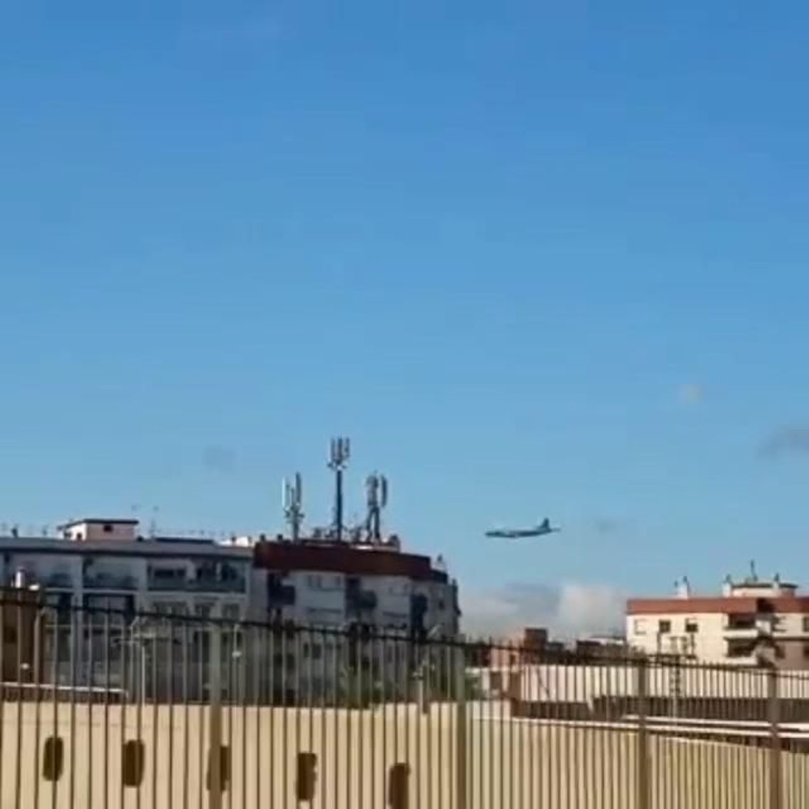 Alerta en Córdoba por el vuelo rasante de un avión sobre la ciudad