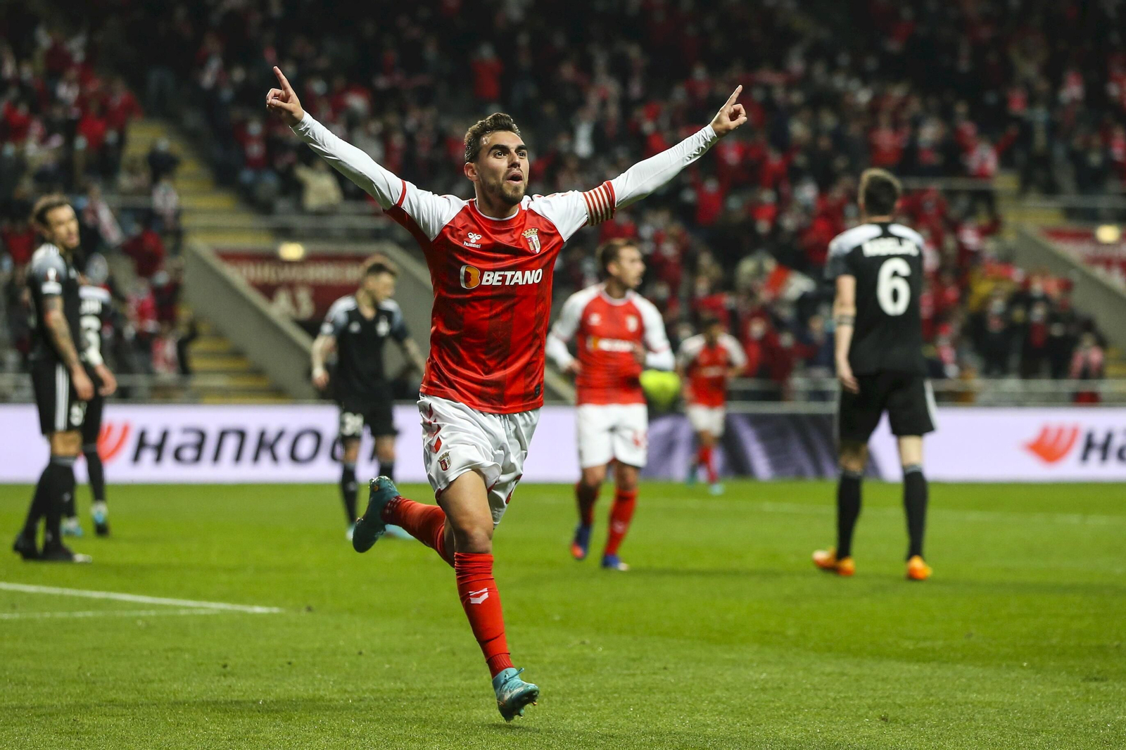 Ricardo Horta celebra un gol con el Braga. Ricardo Horta celebra un gol con el Braga.