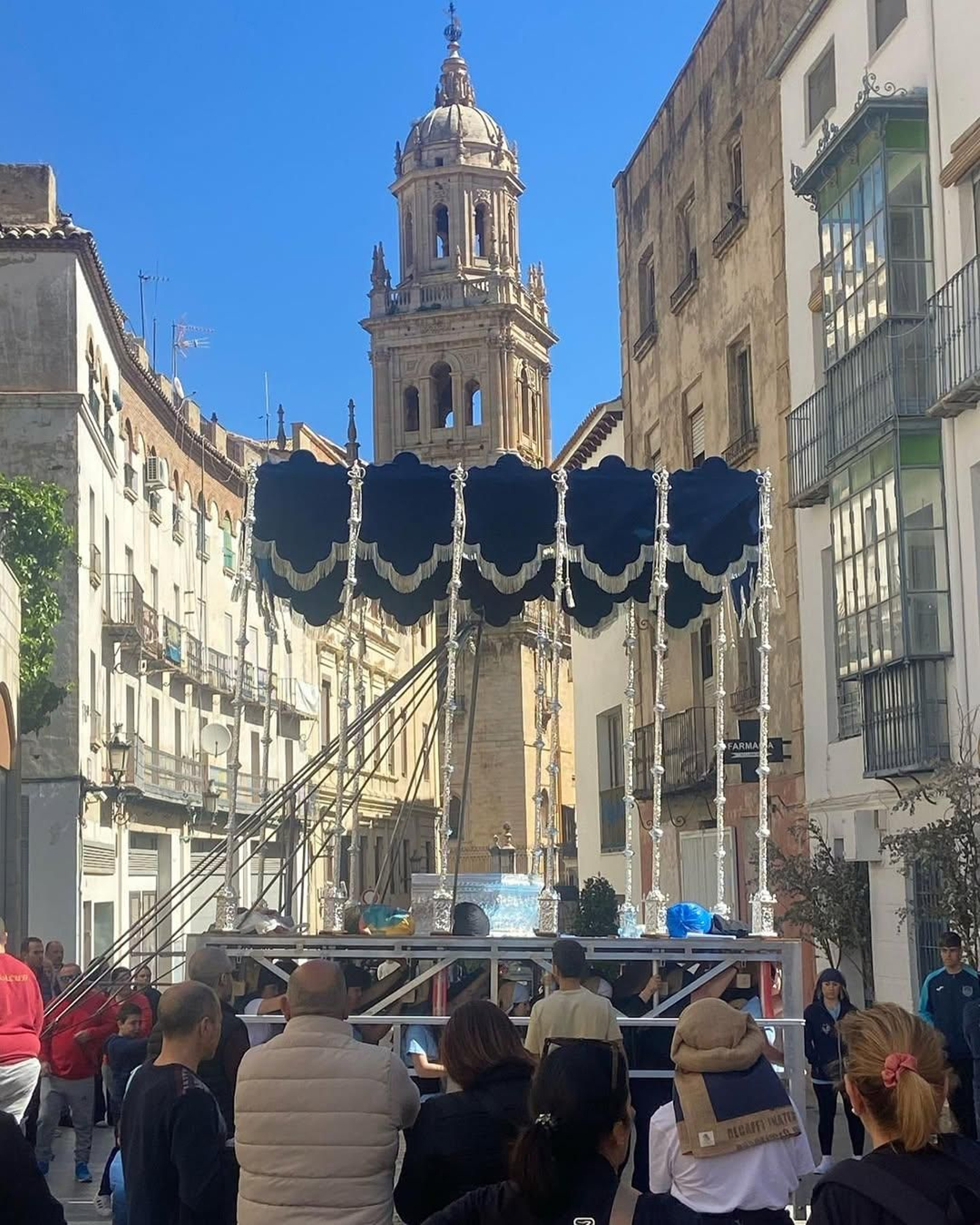 Paso de palio de la Virgen del Amor.