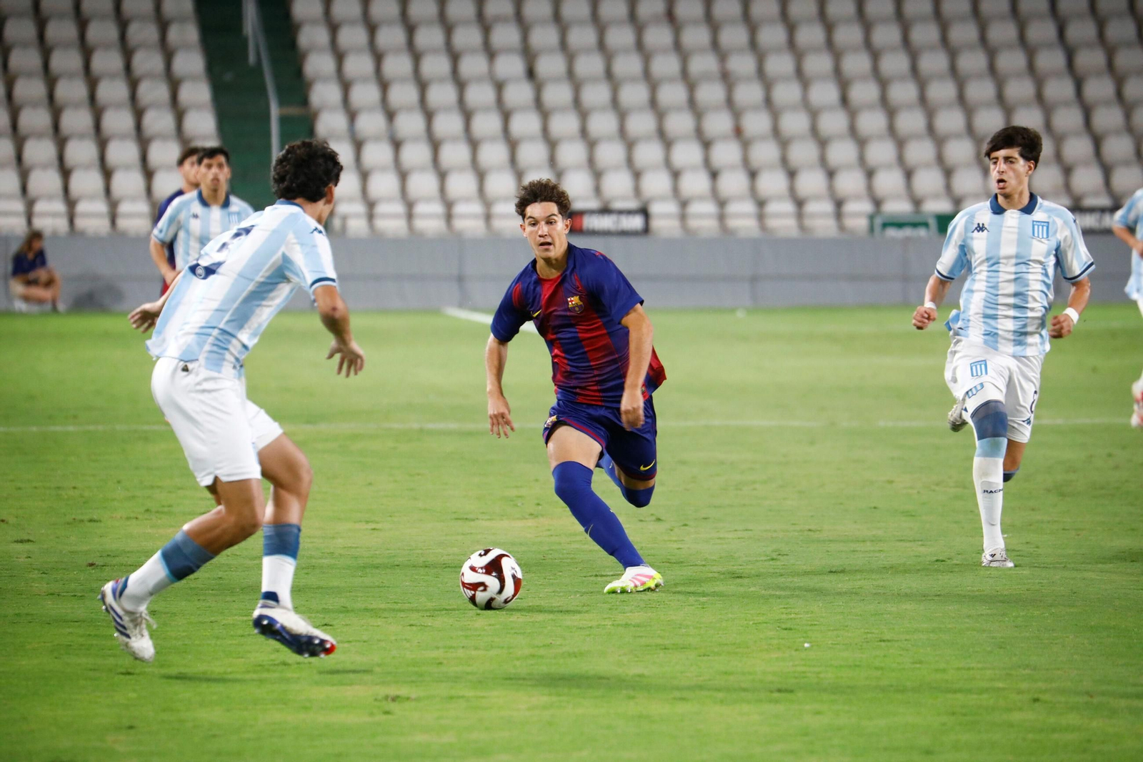 Las mejores fotos del Barcelona - Racing Club de la final del Mundial de Clubes juvenil en El Arcángel