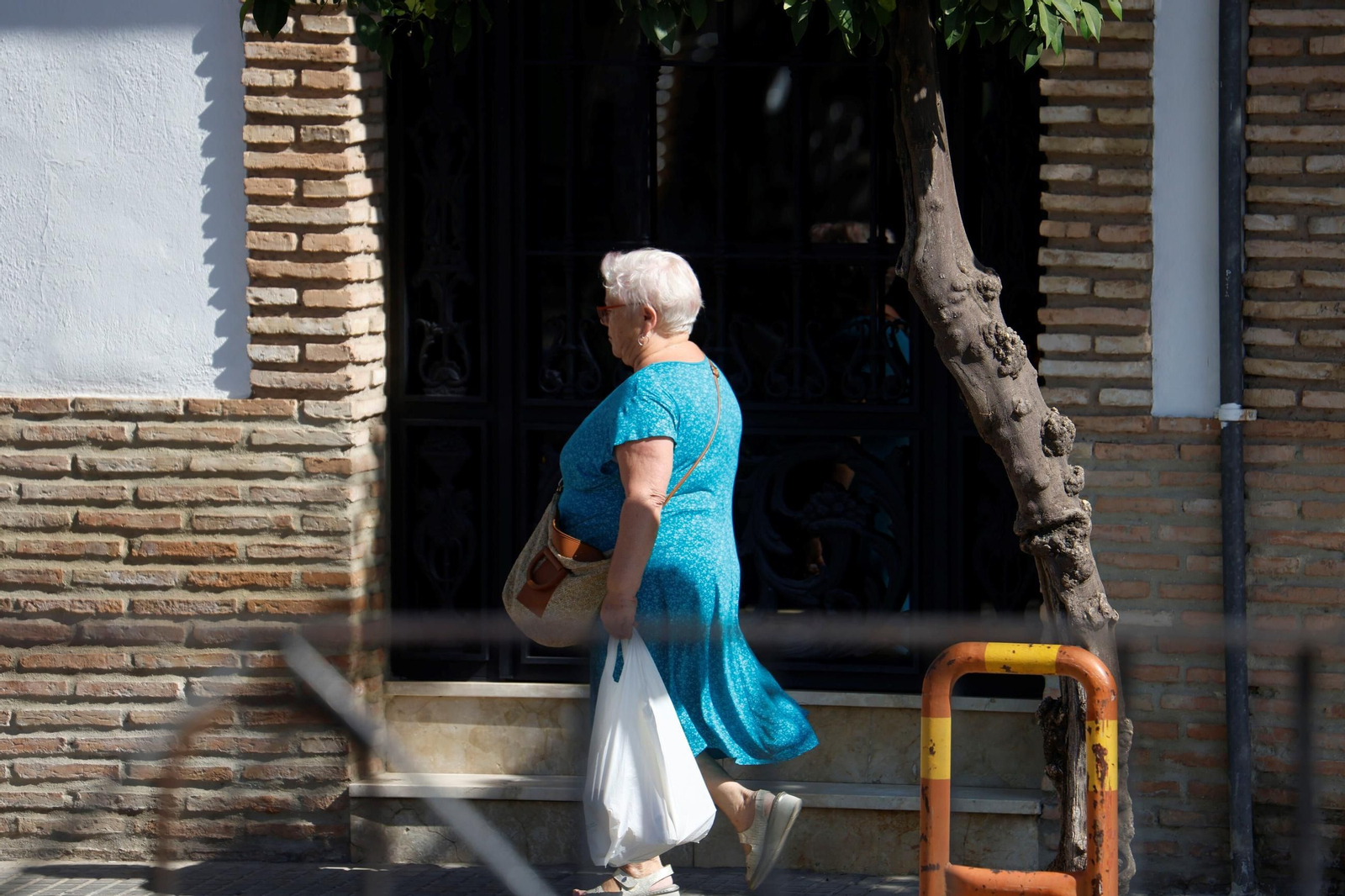 Un paseo en imágenes por el barrio cordobés de Cañero en un día de verano