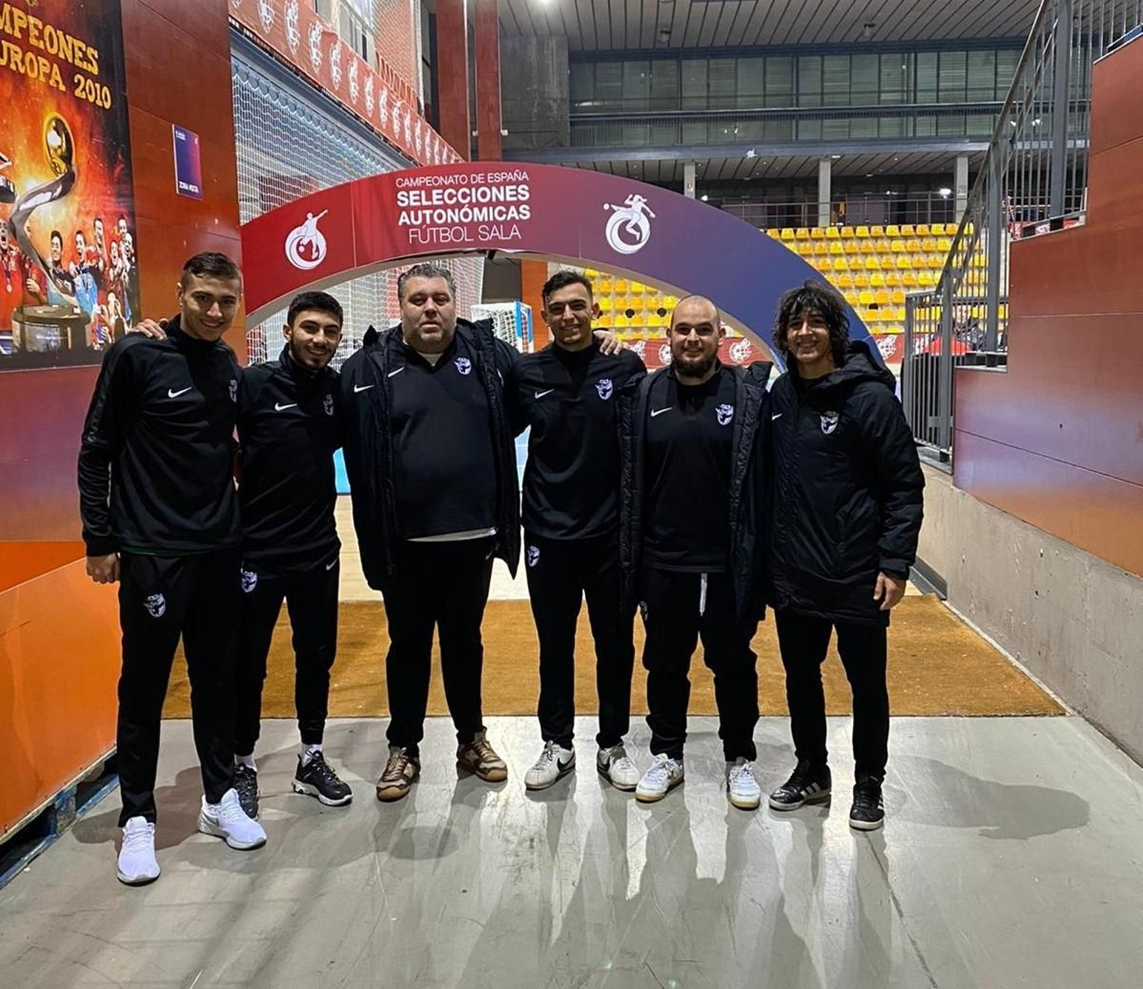 De izquierda a derecha Iván Gemes, Rafa Delgado, Rafa García, Pedro de la Cruz, Miki Calero y Joaquín Herrero.