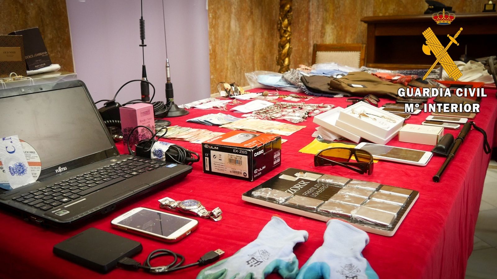 Material de la que la Guardia Civil se ha incautado en la operación.