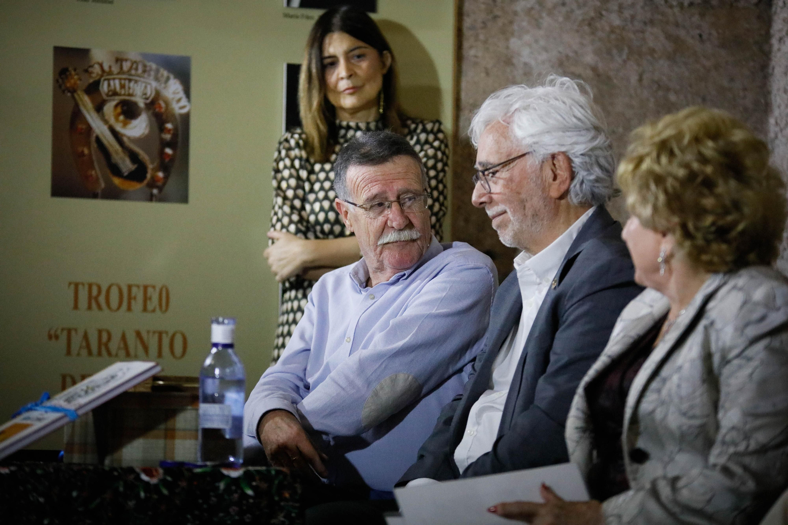 Entrega de Anagrama de Oro y Brillantes de la Ciudad de Almería a Andrés Caparrós en imágeness