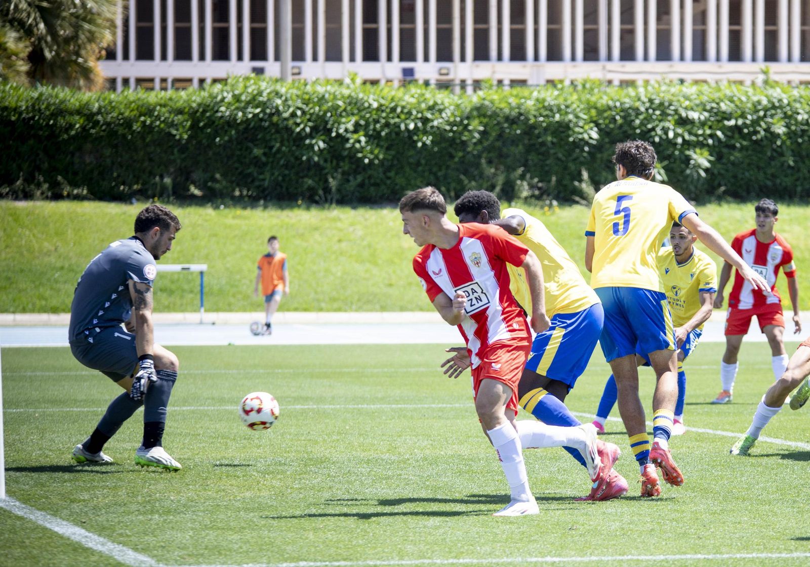 Partido de Segunda RFEF entre el Almería B y el Cádiz Mirandilla