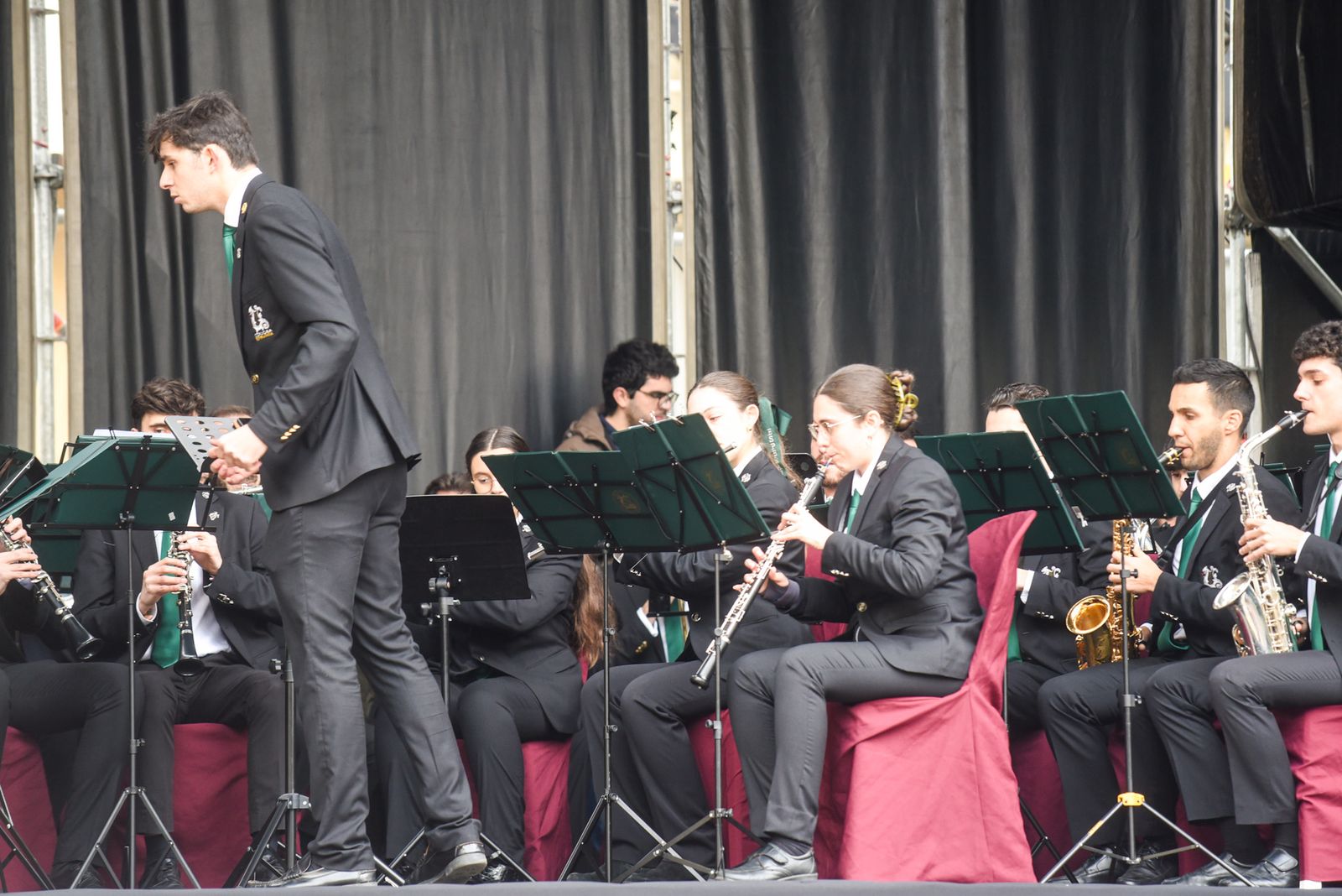 El concierto 'Pasodobles para despedir el año' en la plaza de las Tendillas, en imágenes