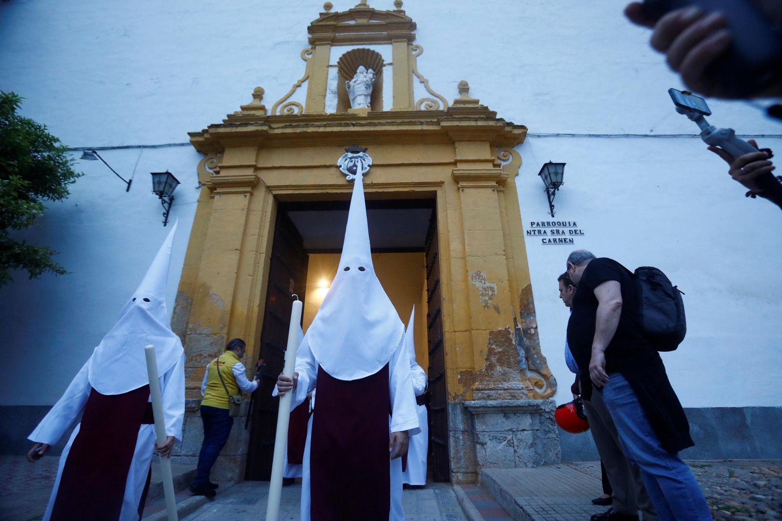 La procesión del Señor de la Salud de Puerta Nueva, en imágenes
