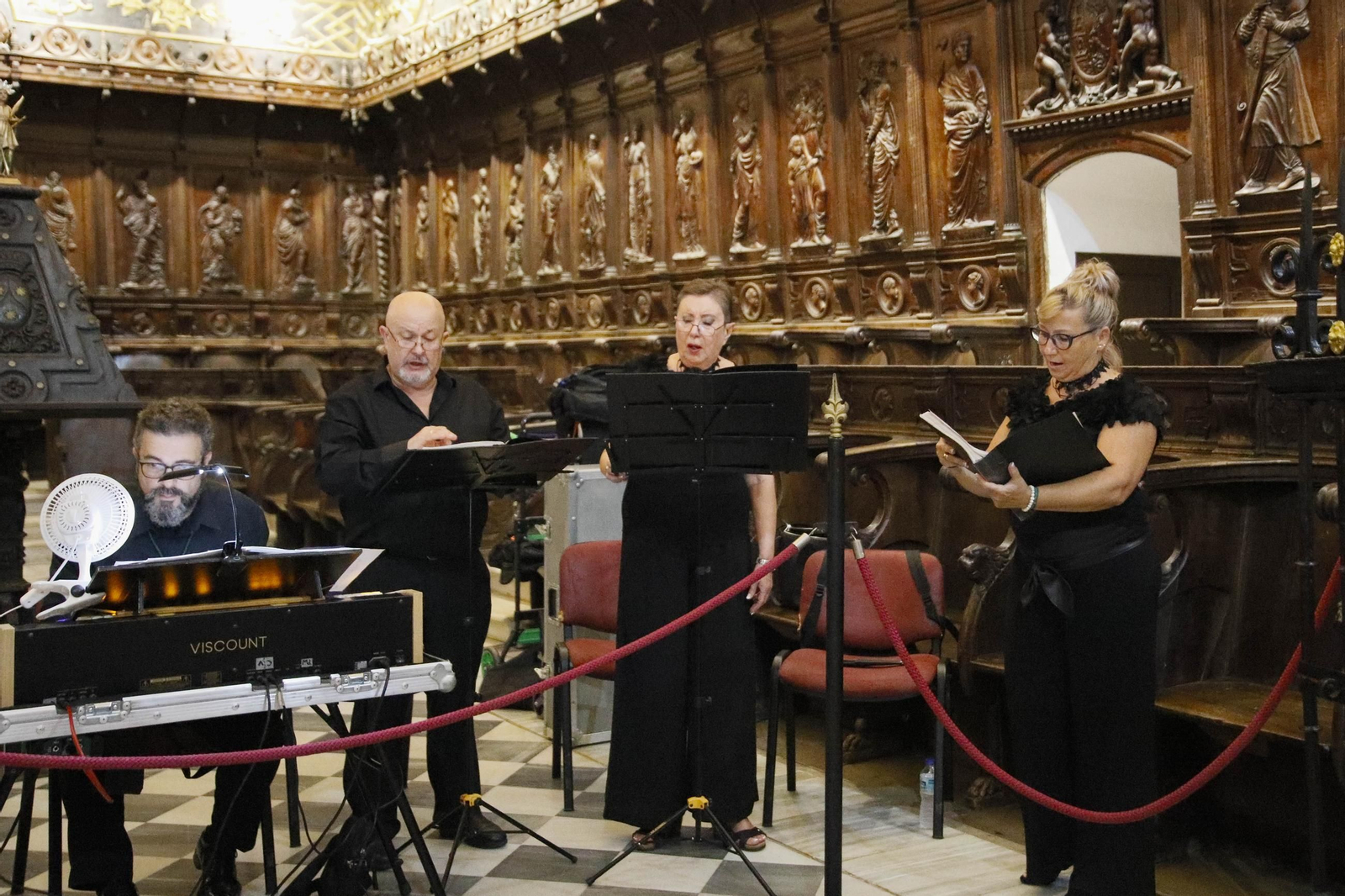 Las imágenes de la santa misa estacional presidida por el obispo de Almería, con la interpretación de Anacrusa