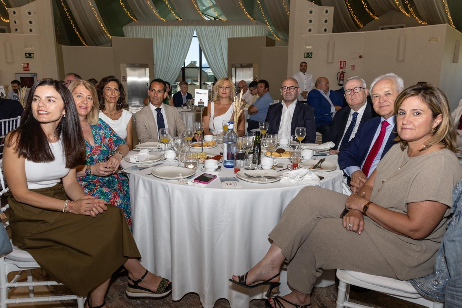 La sociedad jiennnese ha acompañado al Grupo Joly en su desayuno con la consejera.