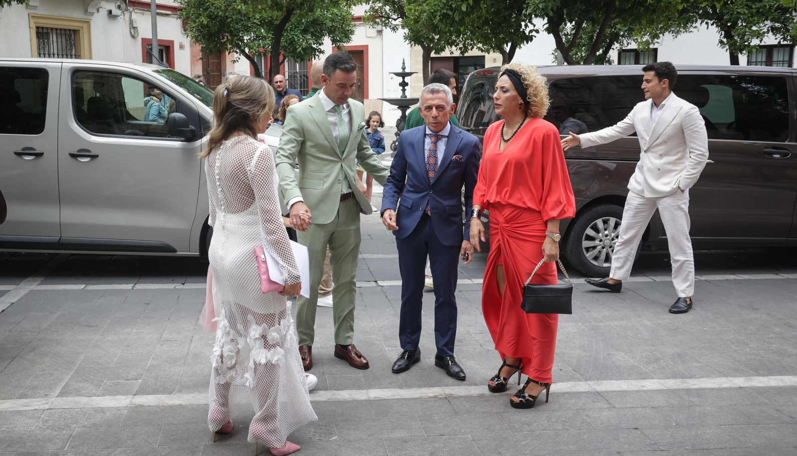 Imágenes de los asistentes a la comunión de la nieta del empresario José Luis López en Jerez