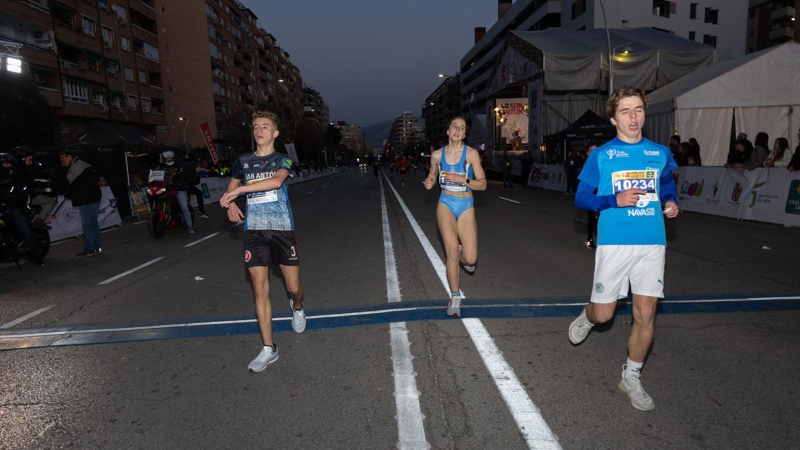 En imágenes: Las promesas del atletismo brillan en la Carrera Infantil de San Antón 2025