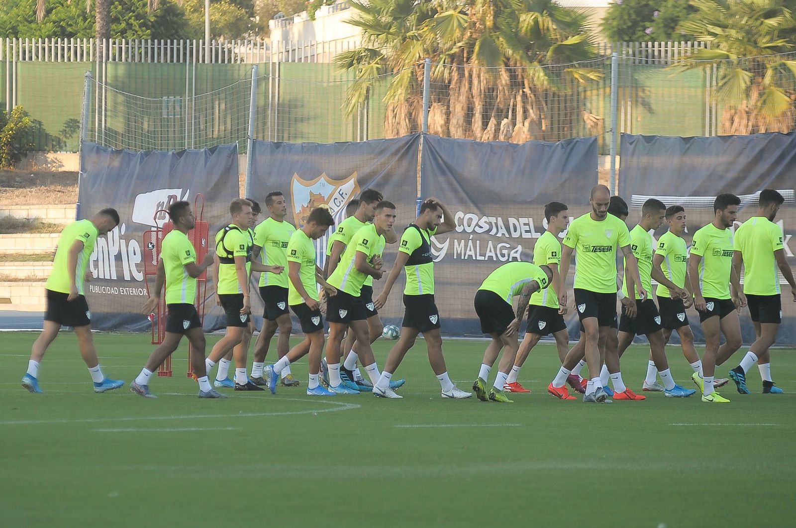 Las fotos del entrenamiento del Málaga CF tras la tormenta