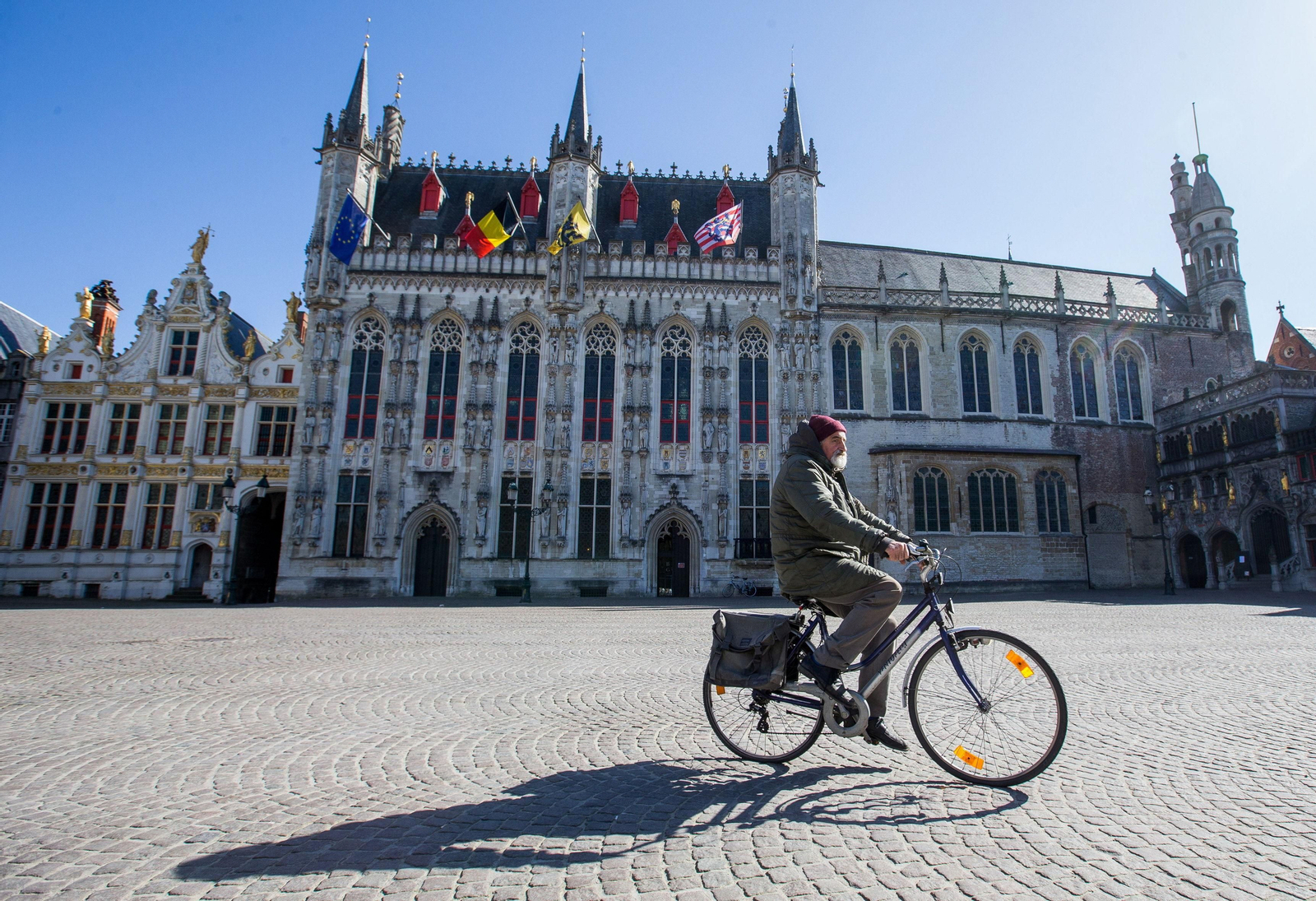 Bélgica: Fantasmagórico aspecto de Brujas