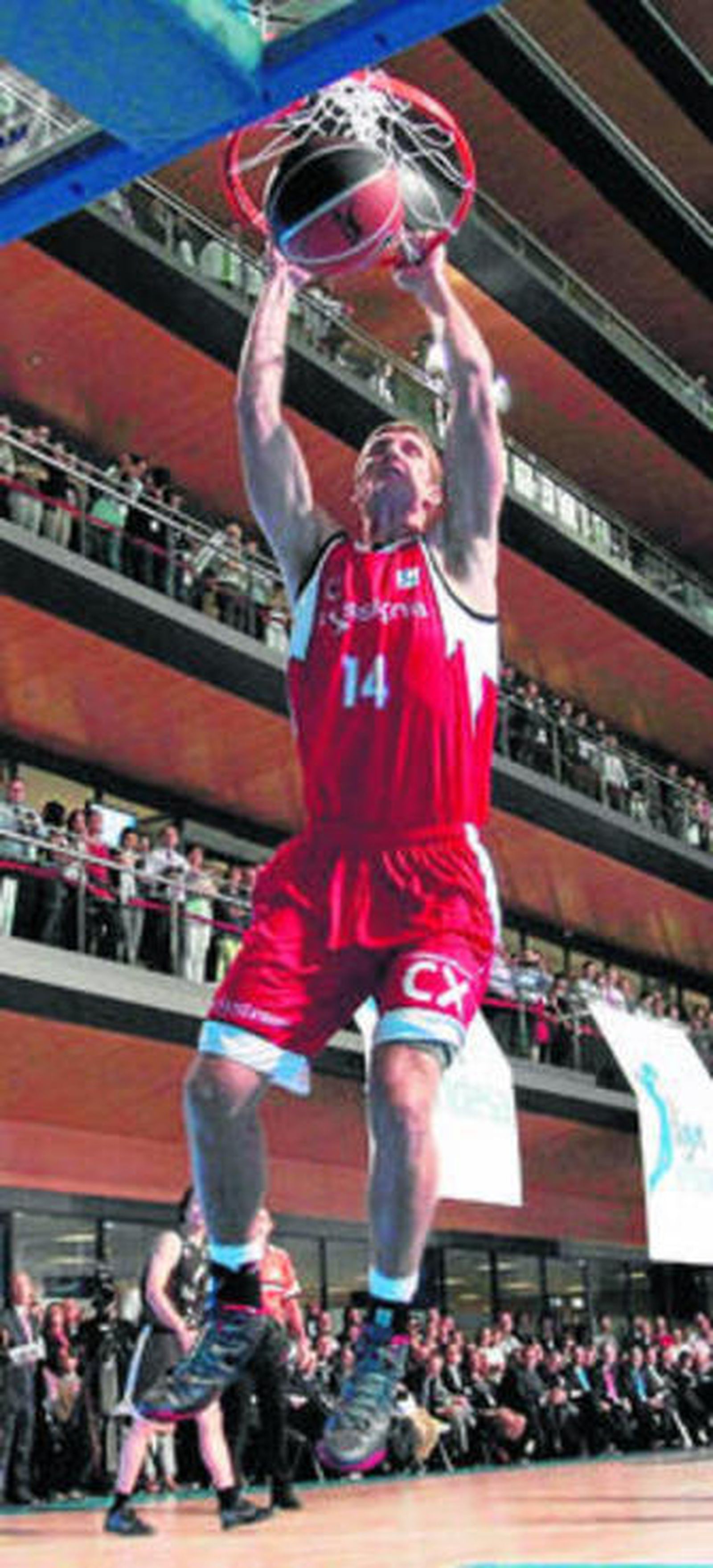 Mate de Doellman en el partido de presentación de la pasada Liga.