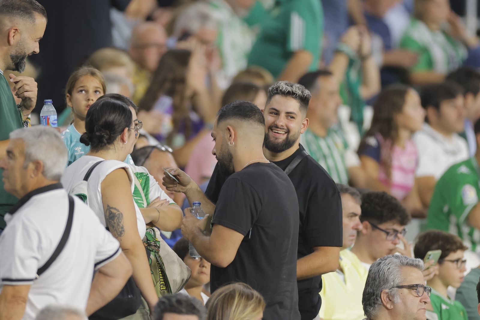 Búscate en las fotos del Betis-Valencia