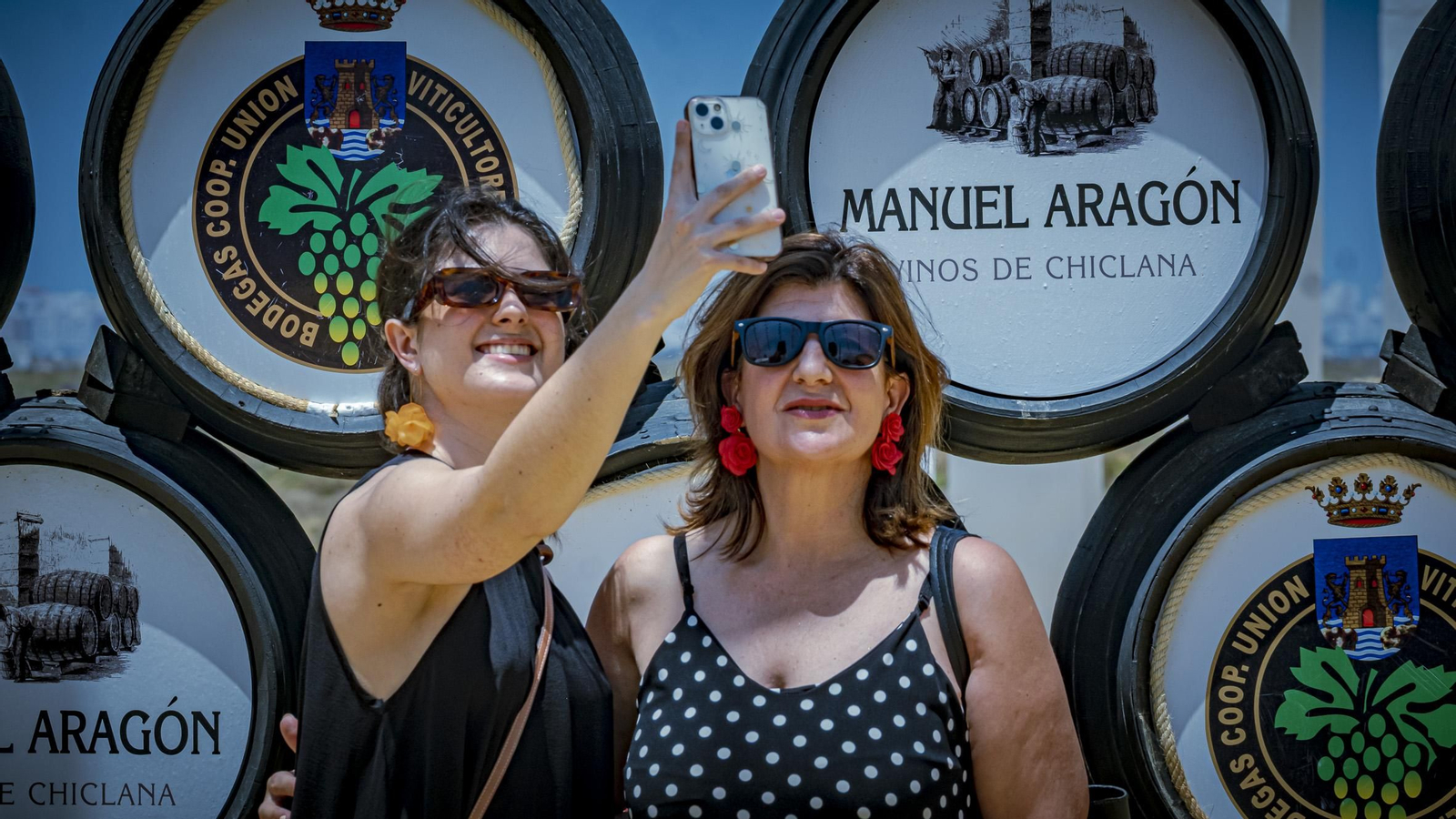 Búscate entre las imágenes del Día de la Mujer en la Feria de chiclana 2025