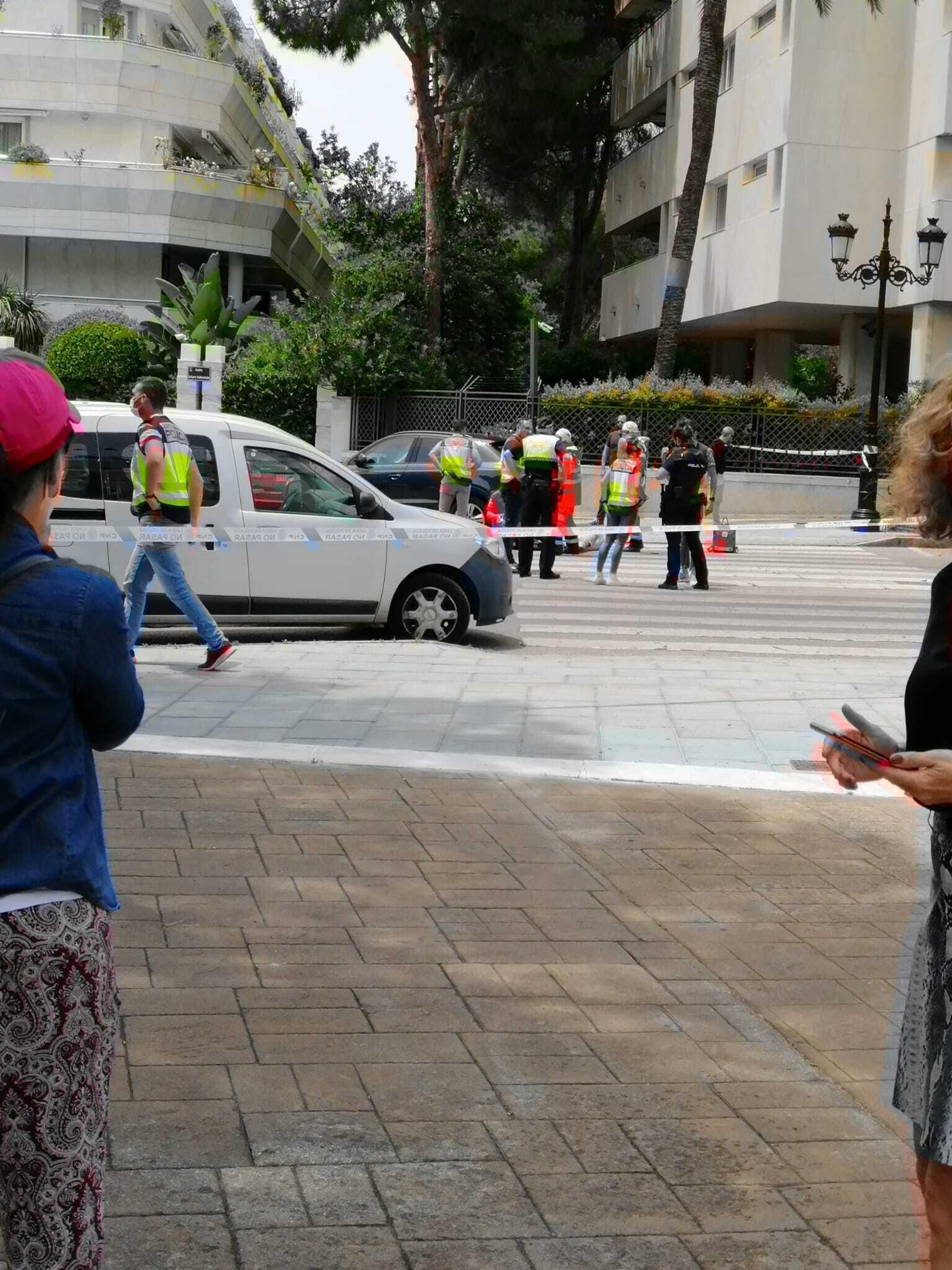Dispositivo policial en la zona tras otro tiroteo este verano en Marbella